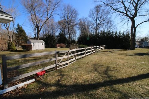 1 Suburban Dr, Norwalk, CT 06851-1611