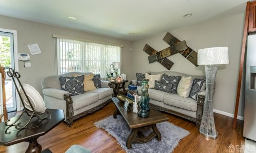89 Blair Ave, Metuchen, NJ 08840-2040