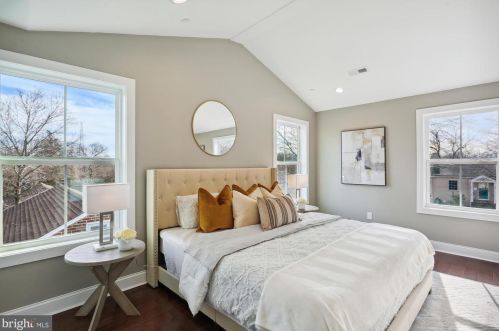 6615 Gude Ave, Silver Spring MD 20912-4827 exterior