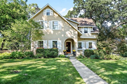 1139 Oakley Ave, Northfield, IL 60093-1437