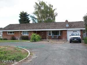 7301 Midvale Rd, Yakima, WA 98908-9792