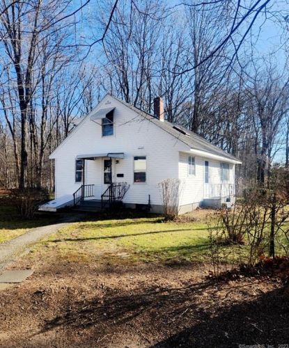 373 Main St, Deep River CT  06417-2054 exterior
