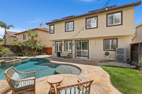 8721 Heatherwood Rd, Anaheim CA  92808-1690 exterior