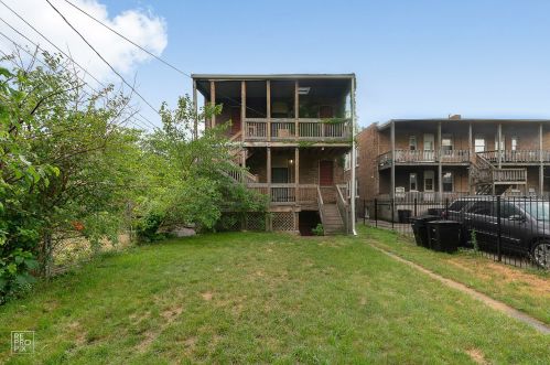 7549 Saginaw Ave, Chicago IL  60649-3725 exterior