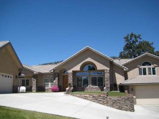 29781 Rollingoak Dr, Tehachapi, CA 93561-8522
