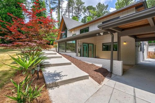 3878 Foxford Dr, Atlanta GA  30340-4407 exterior