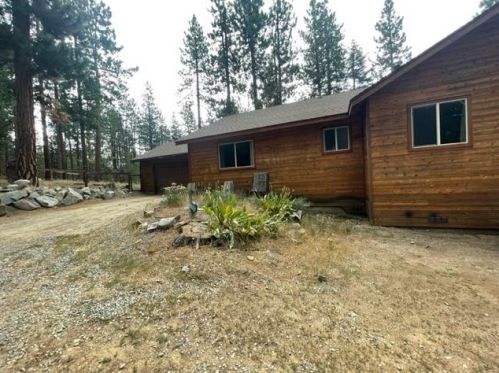 1235 Rocky Cliff Rd, Portola, CA 96122-5616