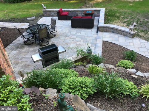 7619 Highland St, Springfield VA  22150-3934 exterior