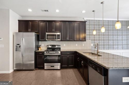 7021 Kingswood Run Dr, Atlanta GA  30340-1865 exterior