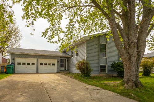 1744 Russet Ln, Sycamore IL  60178-2738 exterior