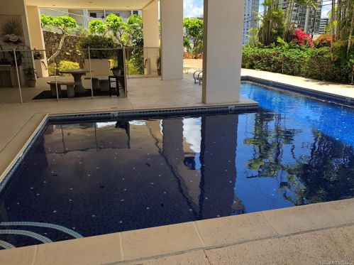 1560 Thurston Ave, Honolulu HI  96822-3701 exterior