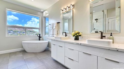 4126 Papu Cir, Honolulu HI  96816-4837 exterior