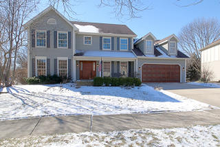 817 Glenmore Ct, Naperville, IL 60540-8260