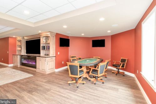 253 Bonnybrook Rd, Carlisle PA 17013-4214 exterior