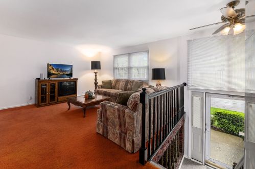 119 Chestnut Ln, Wheeling, IL 60090-3941