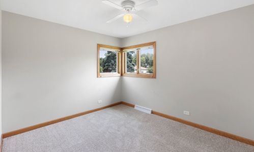 715 67 Pl, Willowbrook IL  60527-8502 exterior