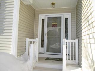 8 Absalom Ln, Hollis, NH 03049-8506