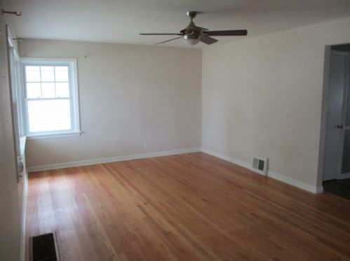 1259 Hickory Rd, Homewood, IL 60430-2401