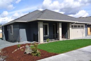 3739 Sunleaf Ave, Medford, OR 97504-9146