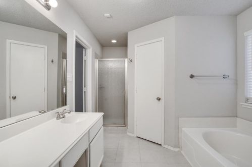 6837 Beaty St, Fort Worth TX  76112-6704 exterior