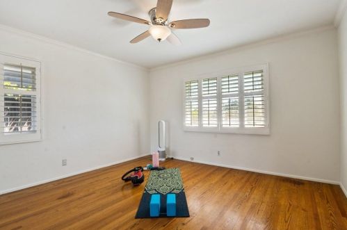 2347 Caracas St, Glendale CA  91214-3004 exterior