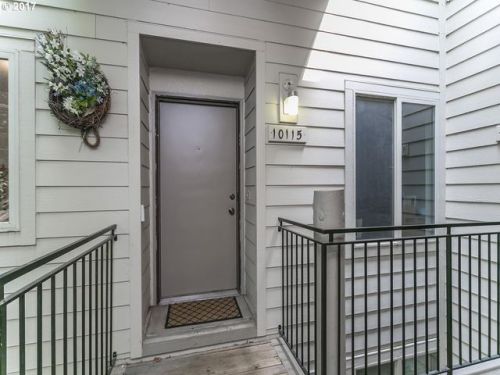 10115 Trapper Ter, Beaverton OR  97008-7857 exterior