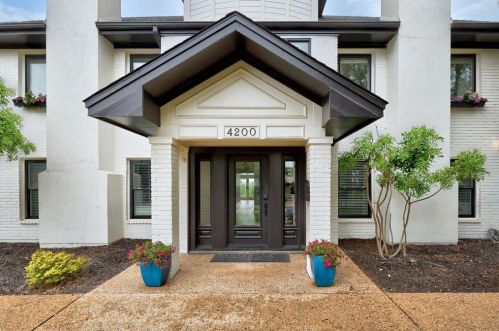 4200 Cat Mountain Dr, Austin TX  78731-3705 exterior