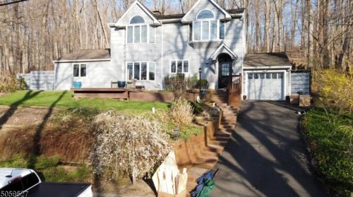 58 Lake Trl, Morristown, NJ 07960-6748