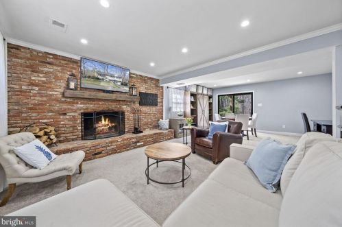 7310 Whitson Dr, Springfield VA  22153-1541 exterior