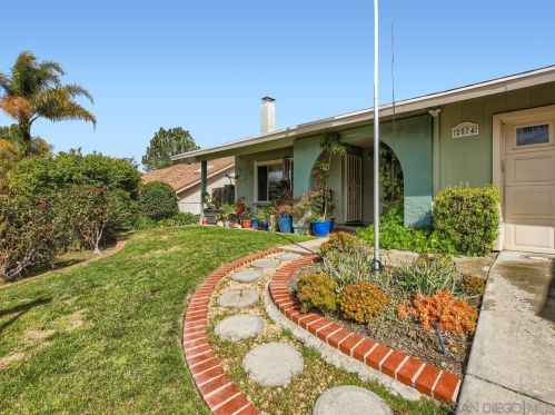 2574 Joann Dr, Oceanside, CA 92056-3427