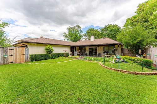 6001 Ozark Trail Ln, Garland, TX 75043-5658