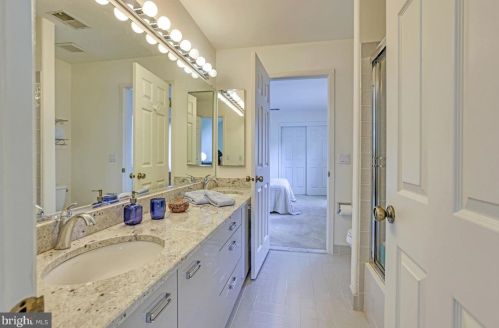 283 Sayre Dr, Princeton NJ  08540-5872 exterior