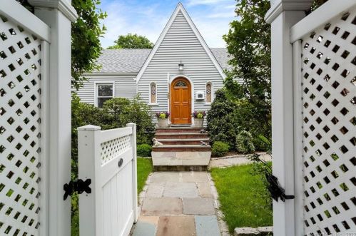 74 Josephine Evaristo Ave, Greenwich, CT 06830-6248
