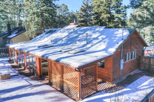 251 Gunnison Ave, Woodland Park CO 80863-1362 exterior