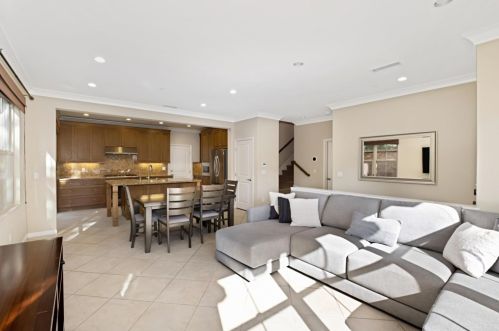 210 Kempton, Irvine CA  92620-2154 exterior