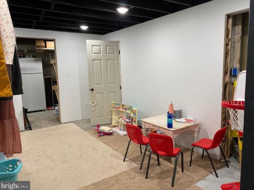 417 Lampeter Rd, Lancaster PA 17602-1717 exterior