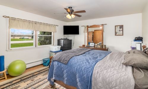 217 Maplewood Dr, Sycamore IL  60178-1237 exterior