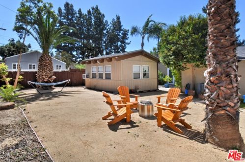 14609 Albers St, Van Nuys CA  91411-3711 exterior