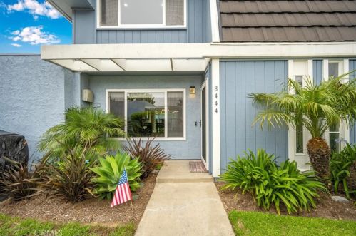 8444 Dory Dr, Huntington Beach, CA 92646-6958