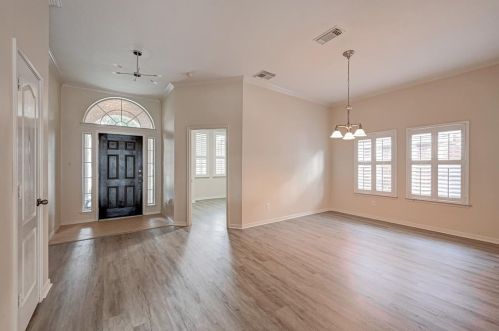 6923 Grants Hollow Ln, Richmond TX  77407-3828 exterior