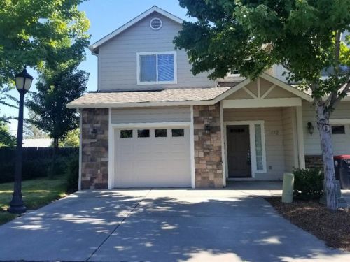 1222 Yorktown Ln, Medford, OR 97501-3801