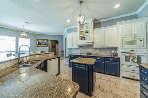 3417 Bay Breeze Ln, Fort Worth TX  76179-3846 exterior