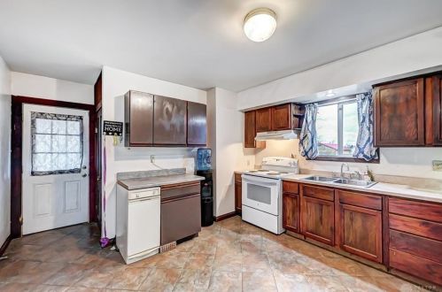 6026 Springfield Xenia Rd, Springfield OH  45502-8137 exterior