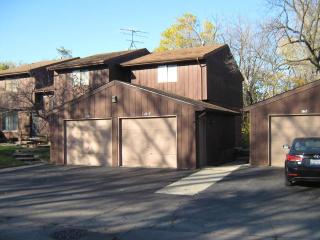 1445 Midland Ct, Joliet, IL 60436-1909