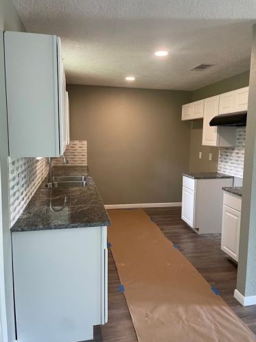 92 Louis Davis Dr, Huntsville, TX 77320-6230