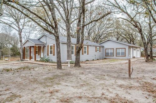 3195 Old Mill Rd, Greenville, TX 75402-5405