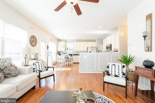 179 Colonial Dr, Charles Town WV  25414-4498 exterior