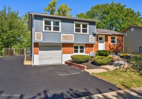 3680 School Dr, Country Club Hills, IL 60478-4949
