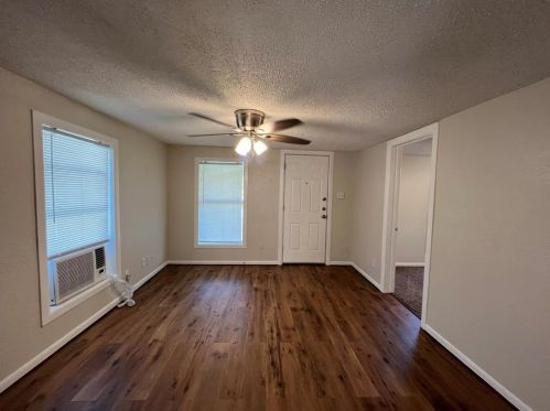 905 Valderas St, Angleton TX  77515-4538 exterior