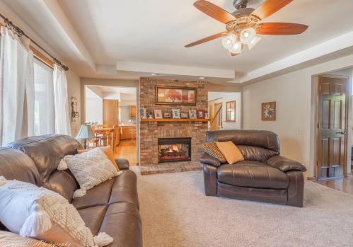 1223 Foxpointe Dr, Sycamore IL  60178-3219 exterior